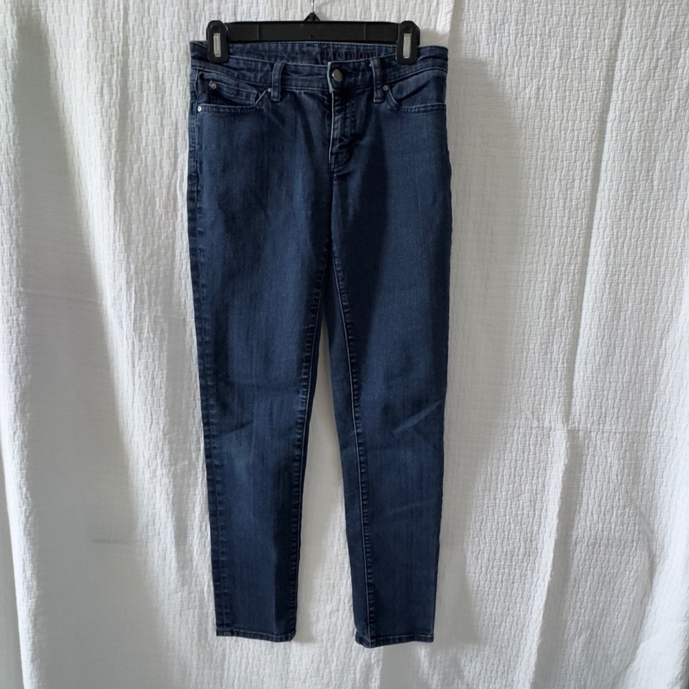 Gap mid rise boot cut dark blue jeans